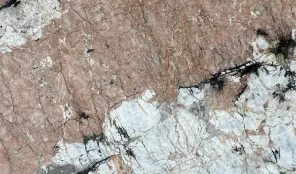 Гранит Alaska pink